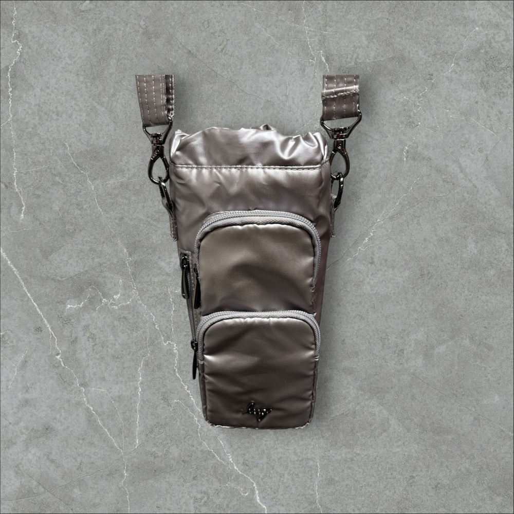 Lug Huggie SE Metallic Pearl Women's Shoulder Water Bottle Bag